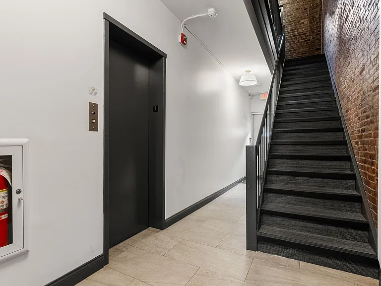 17 Bowdoin St #4AB — Photo 27