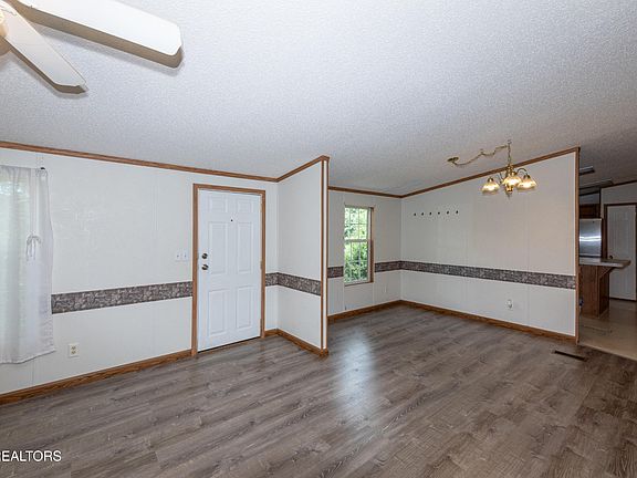 5th image of 1340 Mountain View Cir