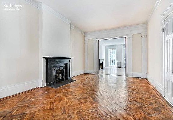 5th image of 113 W 11th St APT 2