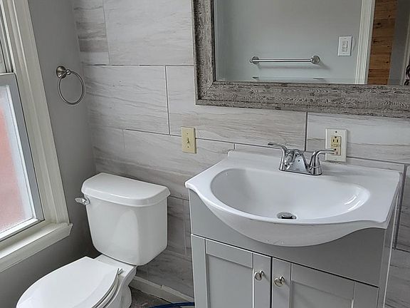 4th image of 709 N 2nd St #2