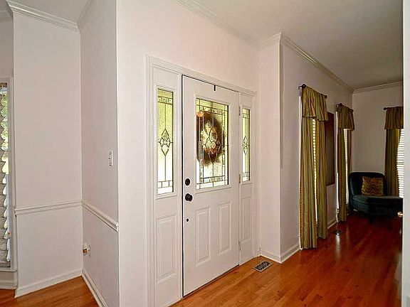 2nd image of 4116 Huntcliff Dr