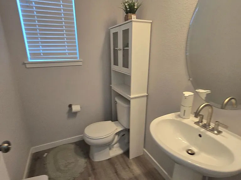 1431 Loraine Cir N — Photo 8