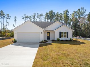 37 Truffles Ct, Hampstead, NC 28443