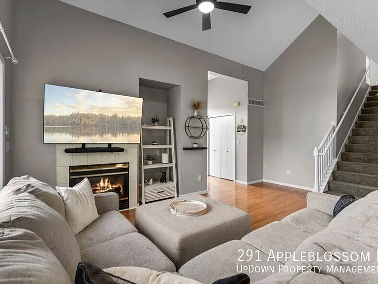 291 Appleblossom Ln — Photo 6