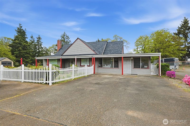 3rd image of 6323 100th Street SW