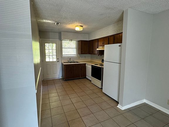 5th image of 705-707 Frankfort Dr #705