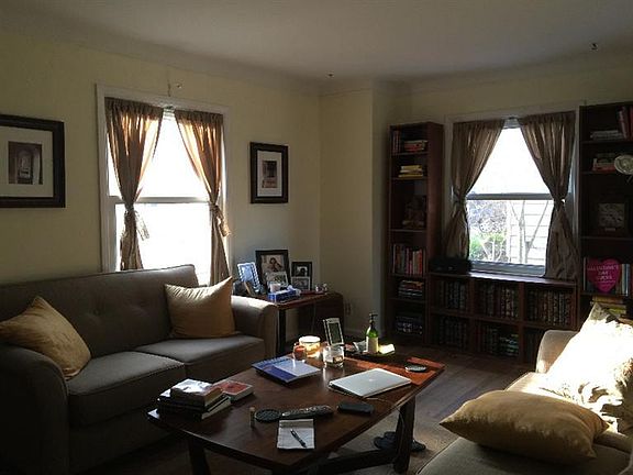 3rd image of 814 Dwight St