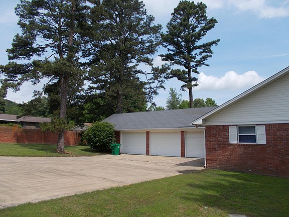 3rd image of 206 Cedarwood Ct