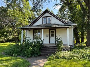 346 College St SE, Valley City, ND 58072