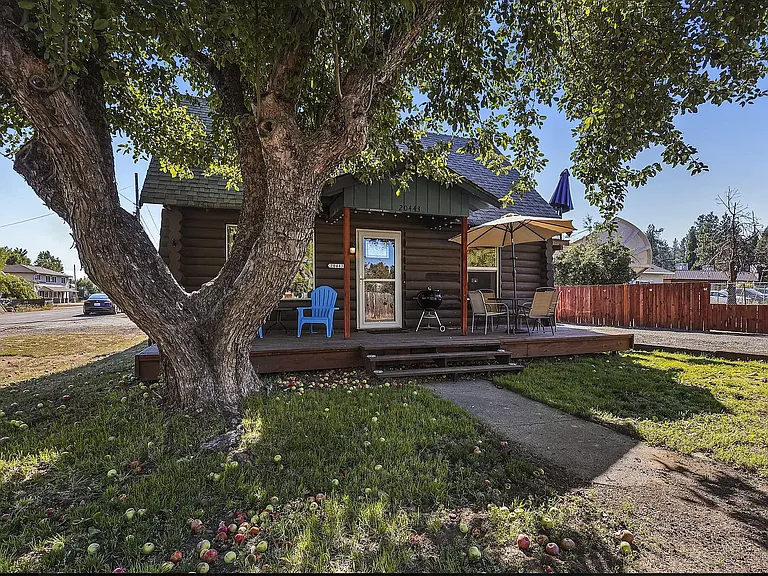 20443 Plumas St — Photo 14