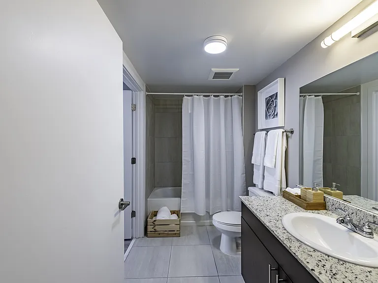 Resia Biscayne Drive — Photo 13