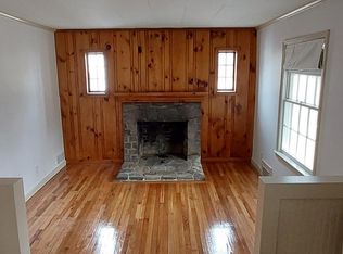 1548 Saybrook Rd, Haddam, CT 06438