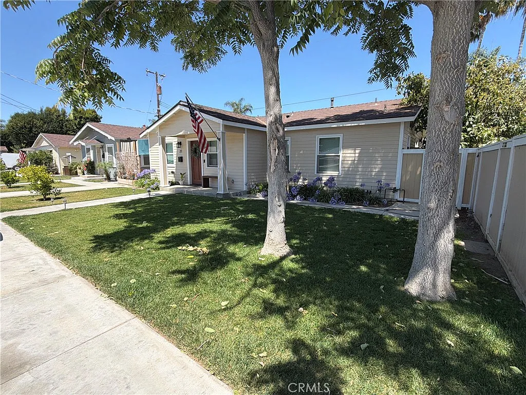 2 bed, 1010 sqft, $3,595 — Photo 3