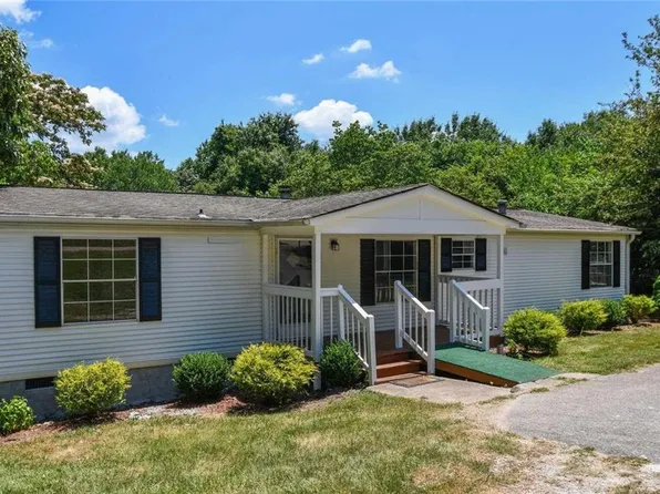 6832 Duncan Rd, Lula, GA 30554