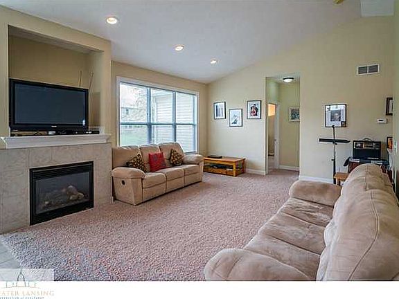 4th image of 16443 Tres Beau Ln