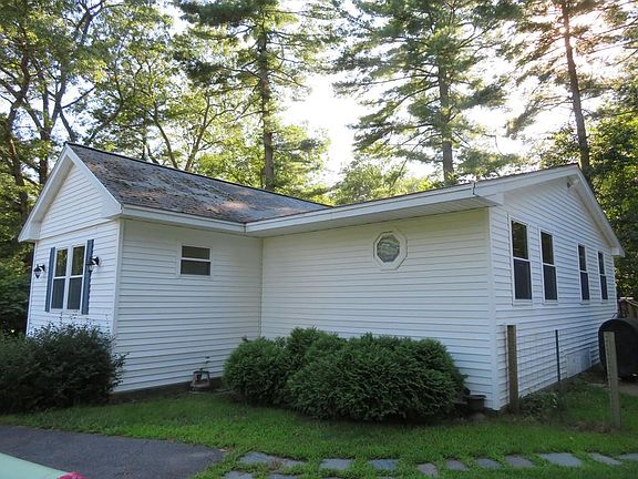 4th image of 17 Kendell Ln