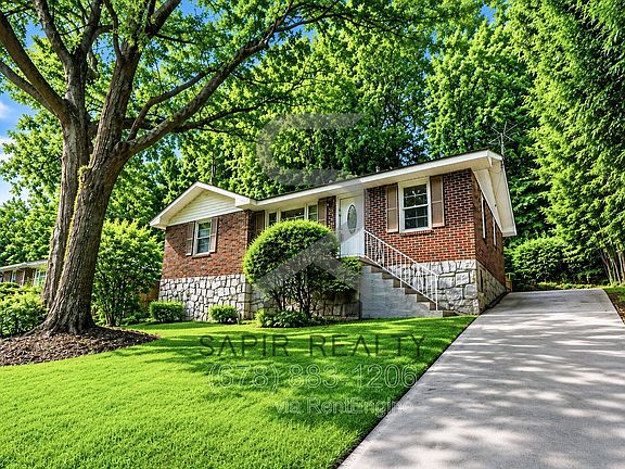 2nd image of 904 Scott Cir