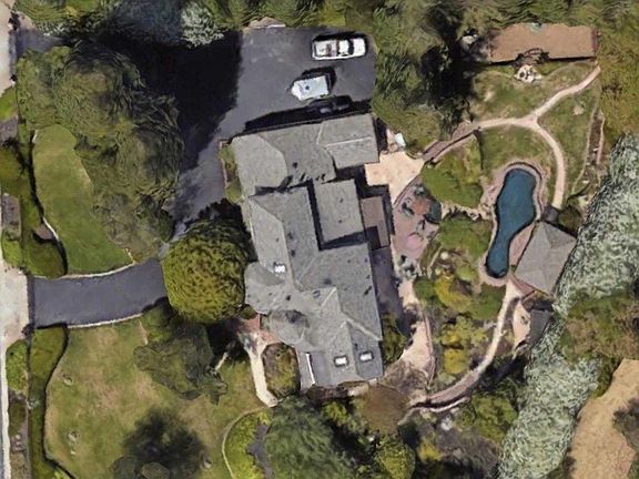 3rd image of 18692 Carriage Hill Dr