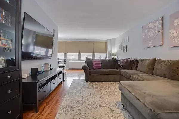 18-75 Corporal Kennedy St APT 3F photo 1