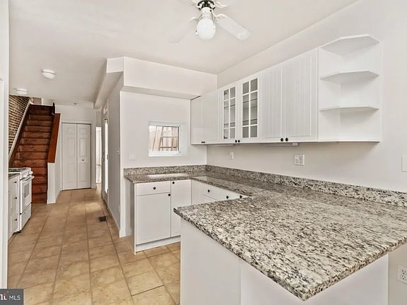 4th image of 1122 William St #A