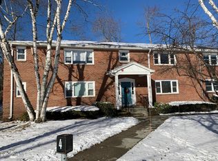 4 Morgan Mnr APT 4, Lenox, MA 01240