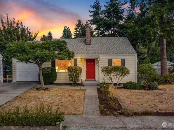 8220 22nd Place NE, Seattle, WA 98115