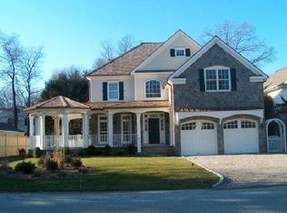 24 Center Rd, Greenwich, CT 06870