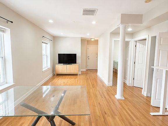 4th image of 6815 N Lakewood Ave APT 2N