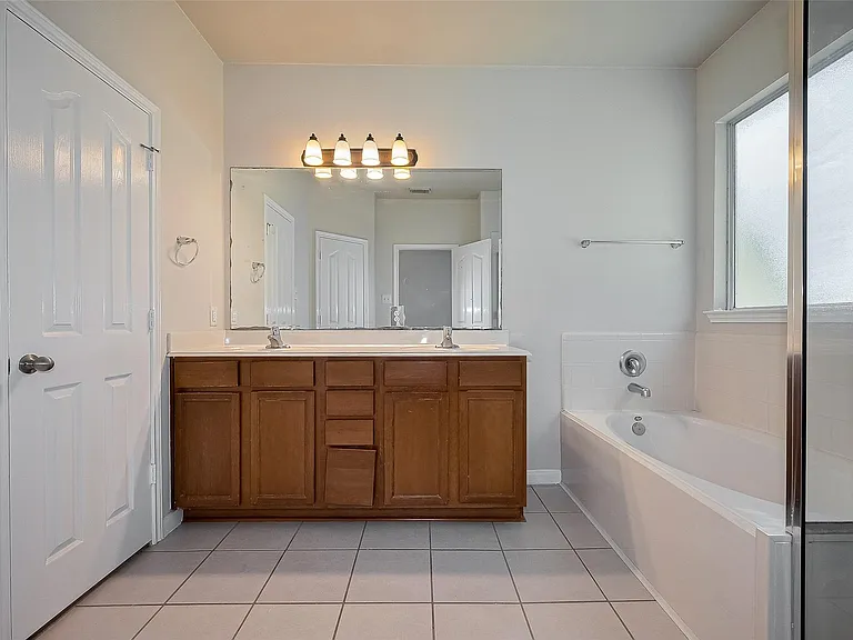 21406 Rioja Bluff Ln — Photo 30