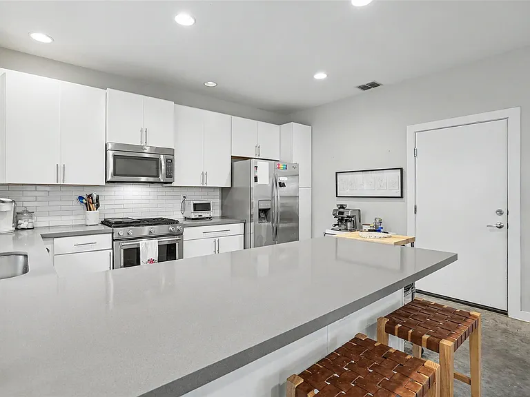 5616 S 1st St #13 — Photo 14