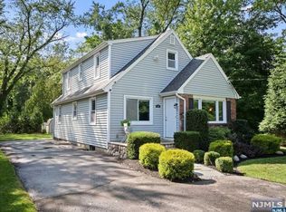 607 N Central Ave, Ramsey, NJ 07446
