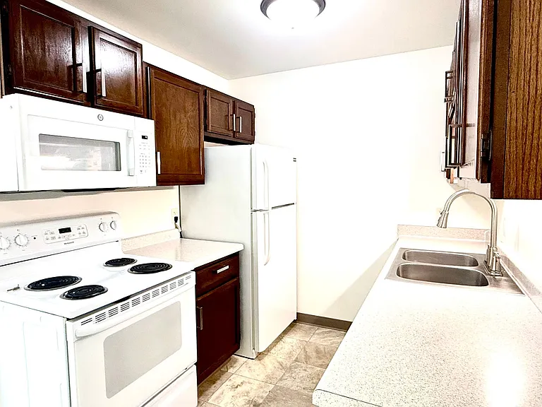 Elkhorn Village Apartments | 1 & 2 Bedroom Apartments in Elkhorn, WI Heat Included — Photo 69