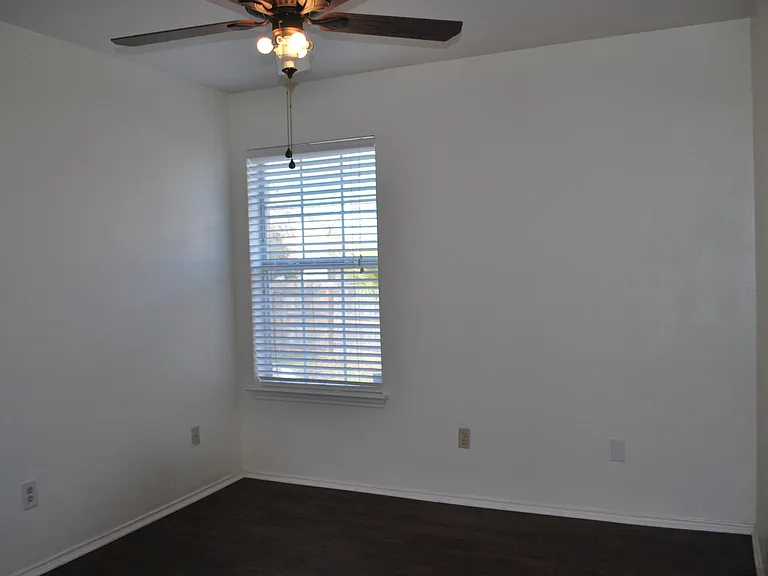 1306 Cimarron Cv — Photo 9