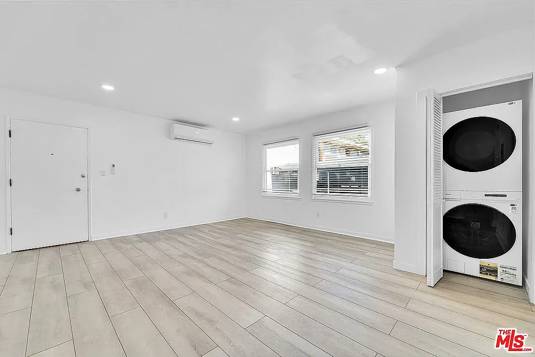 Building Photo - 926 N Spaulding Ave #4