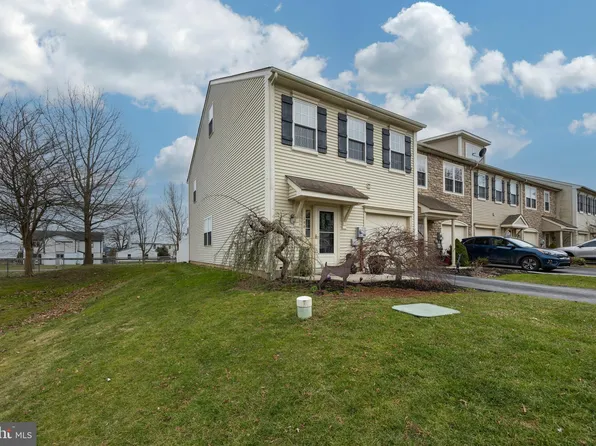 146 Red Oak Ct, Honey Brook, PA 19344