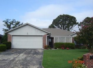 1313 Tara Dr, Midwest City, OK 73130