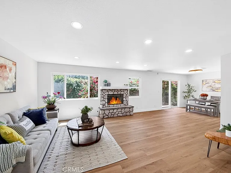 7552 Thousand Oaks Dr — Photo 3