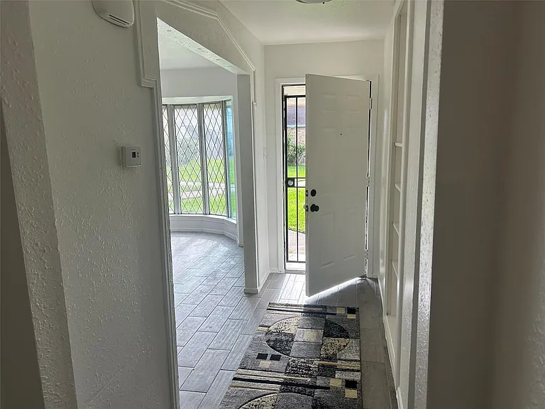 6851 Chasewood Dr — Photo 10