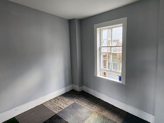 4th image of 86 Congress St