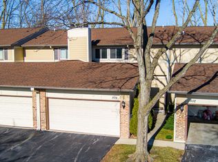 804 Swallow St, Deerfield, IL 60015