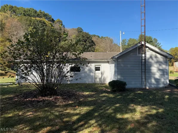 4085 Cannelville Rd, Roseville, OH 43777