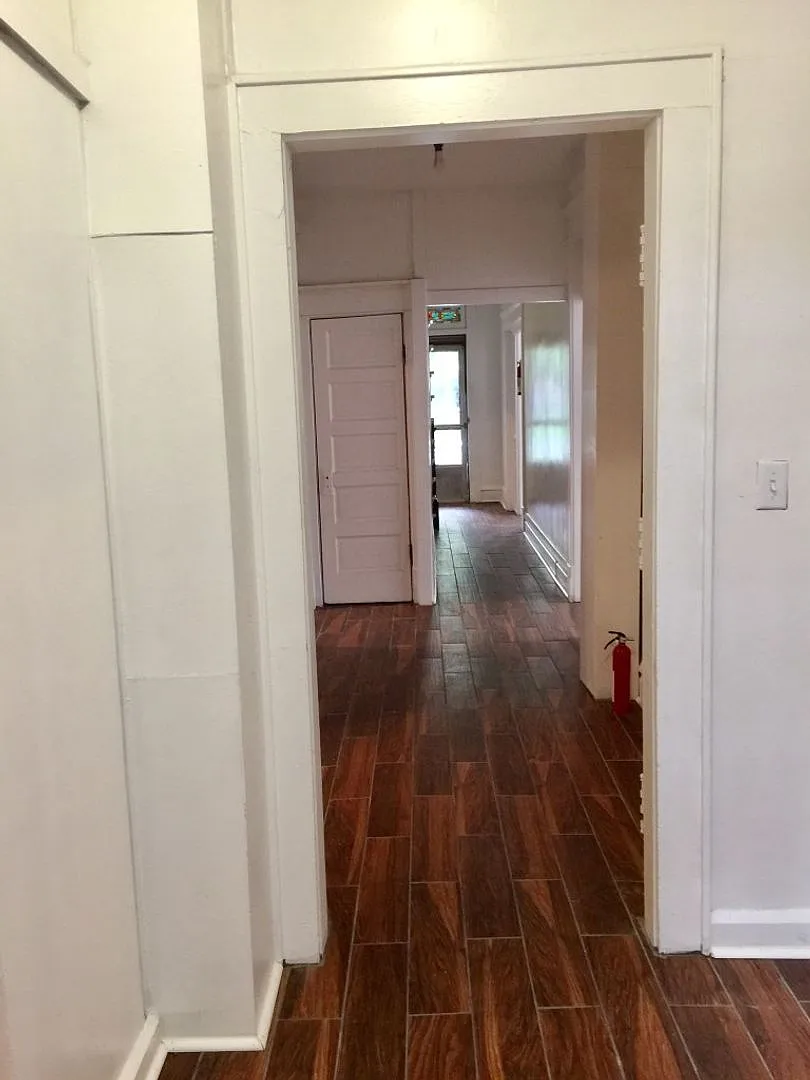 2081 Summit Street — Photo 4