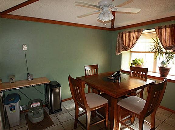 4th image of 232 Greensprings St