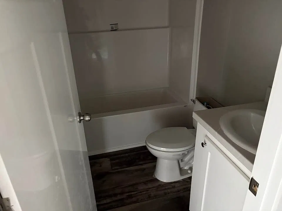 3 bed, $1,700 — Photo 2