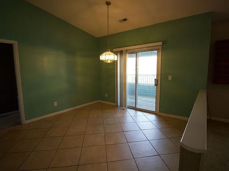120 Breezewood Dr — Photo 22