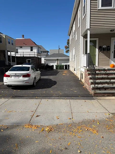 1 bed, 1050 sqft, $2,500 — Photo 2