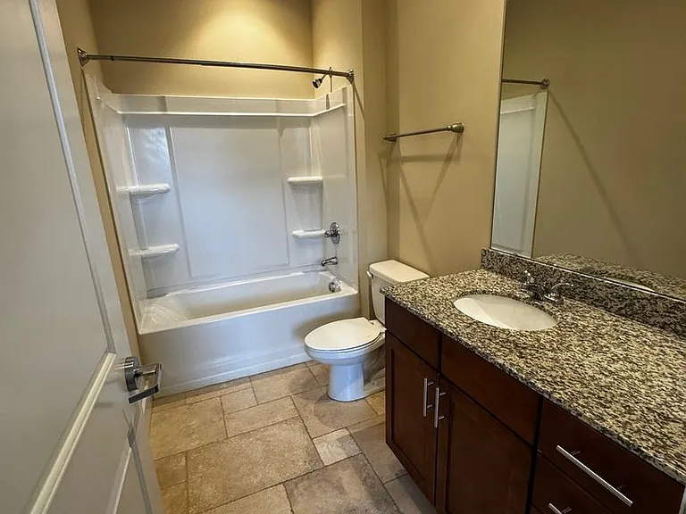 Fully Furnished Room Rentals with Utilities Included! Now Pre Leasing! — Photo 21