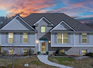 430 Big Creek Ln, Ringgold, GA 30736