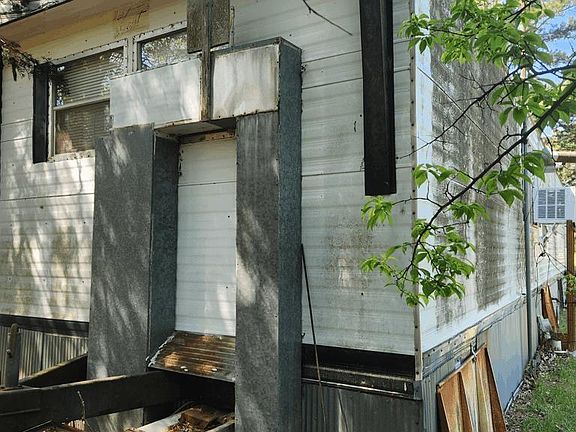 4th image of 1774 Highway 298 E