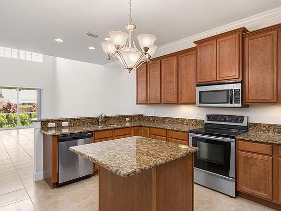 3rd image of 1014 Steven Patrick Ave